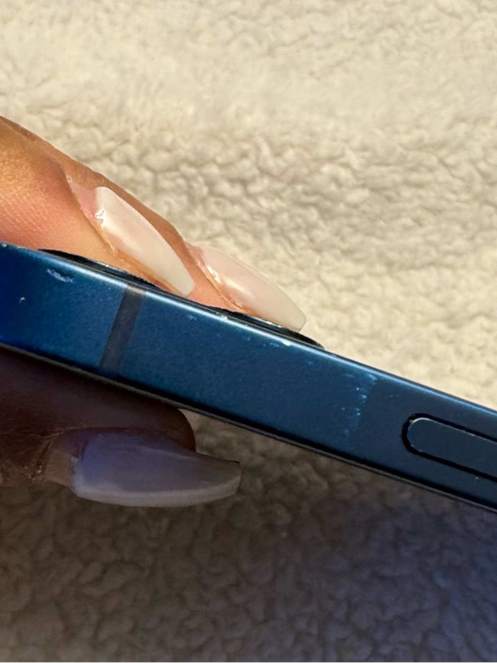 Apple iPhone 12 64 GB Blue - Picture 5 of 14